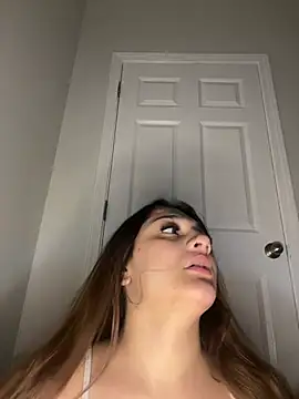 Chat +18 de treasurebabii ao vivo