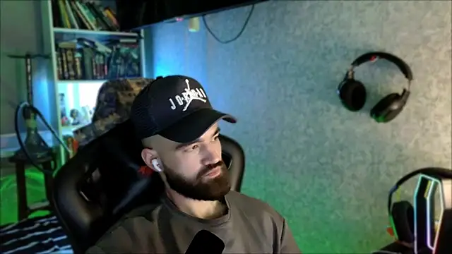 _Serious_Man live XXX chat