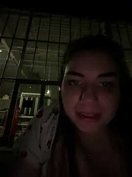 Chat +18 de EllyNora ao vivo