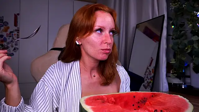 Liuba_Fox Chat XXX in diretta