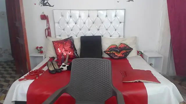 Sweetbigcatt Chat XXX in diretta