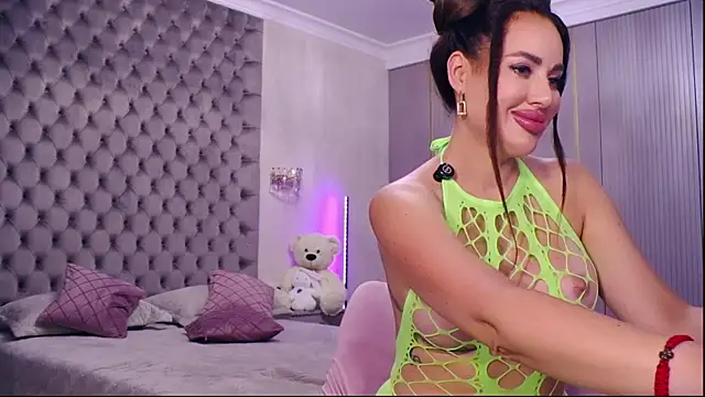 Chat +18 de TianaPosh ao vivo