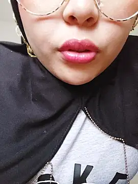 ElinaaxのライブXXXチャット