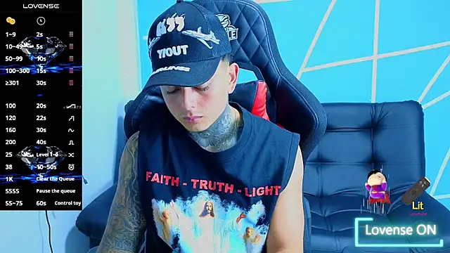 Онлайн чат XXX KevinSanchez420