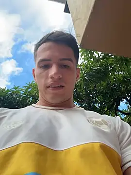 צ'אט XXX בשידור חי של Jamess_White