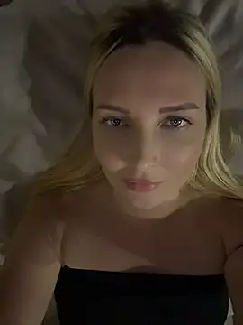 XXX chat uživo modela Aleksandrakis