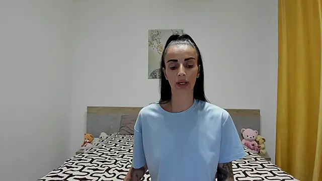BlissAria Adlı Modelin Canlı XXX Sohbeti