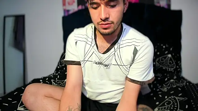 Chat +18 de ZOREN33 ao vivo