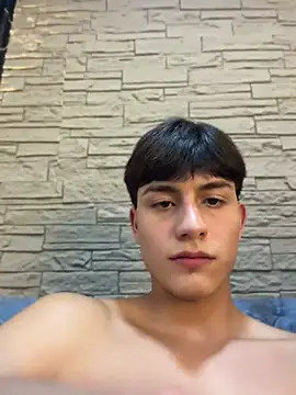 XXX chat uživo modela Lander_Cruz