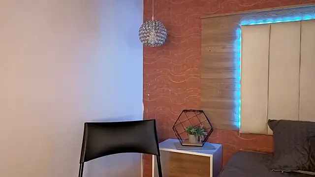Chat +18 de AgnesIvanova ao vivo