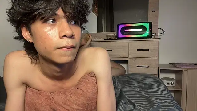 OopsAgain_ Adlı Modelin Canlı XXX Sohbeti