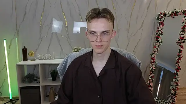 Онлайн чат XXX Midnight_gospell