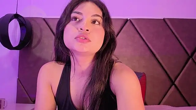 Mikaela-Banes Live XXX-Chat