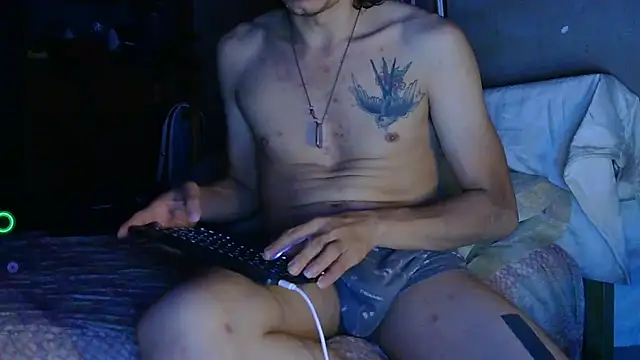 Latinopervs XXX чат на живо