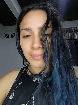 Little_Doll25 élő XXX-chatje