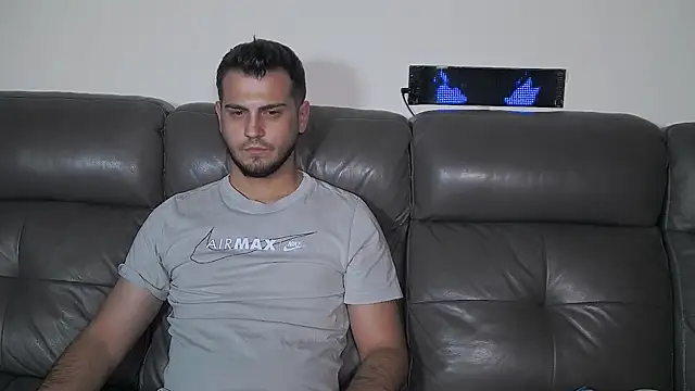 XXX chat uživo modela CrazyDom1