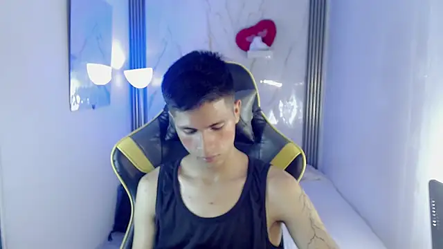 Ascii_one Live XXX Chat