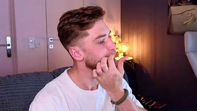 Dexter_Raze Adlı Modelin Canlı XXX Sohbeti