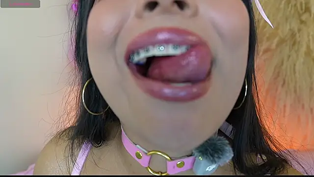 mia_roux1's Live XXX Chat