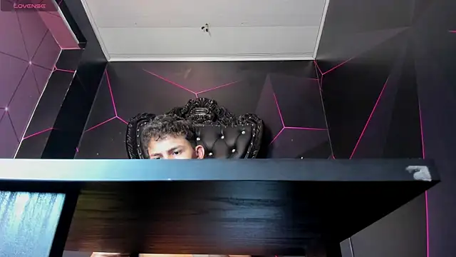 Axel_RomanovのライブXXXチャット