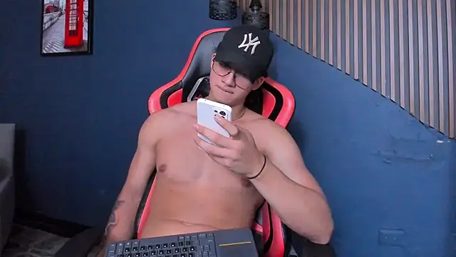 Axxel_Muscle: απευθείας συνομιλία ΧΧΧ