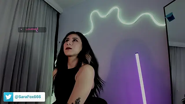 Sara_Foxx1のライブXXXチャット