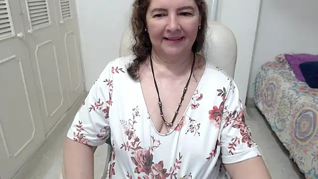 leonela_69 即時 XXX 聊天