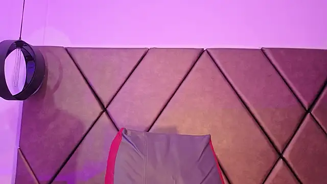Mikaela-Banes Chat XXX in diretta