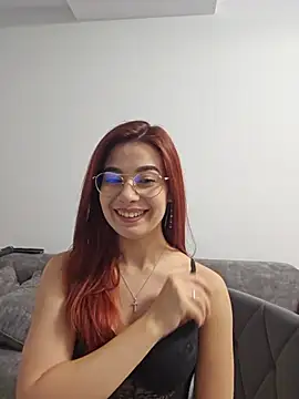 RedHeadFoxy Chat XXX live