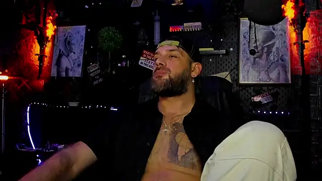 LexHardy Chat XXX in diretta