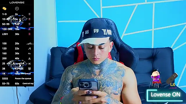 KevinSanchez420: онлайн-секс-чат