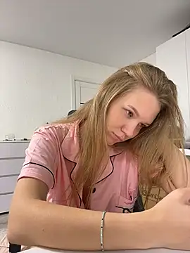 צ'אט XXX בשידור חי של Ketitull