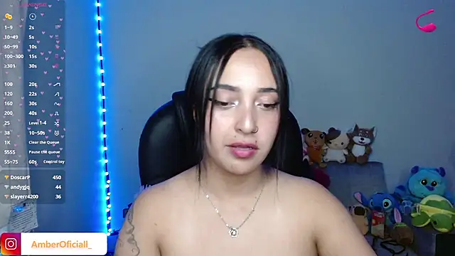 Show modela AmberOficiall_ na web-kameri