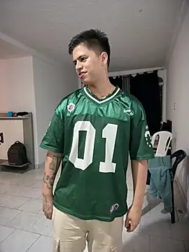 Niicky1_ Adlı Modelin Canlı XXX Sohbeti
