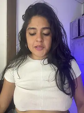Chatroom XXX en direct de EmilyNoir1