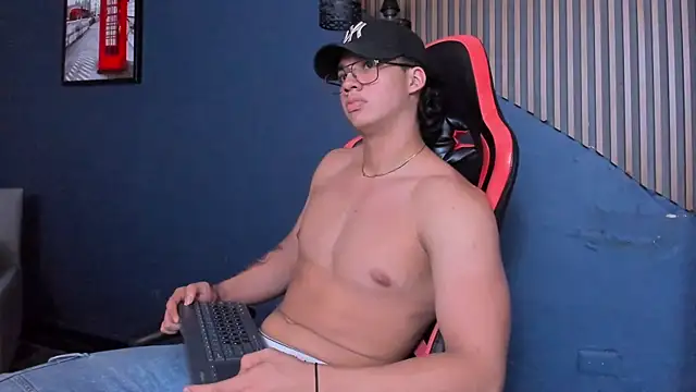 Živý XXX chat Axxel_Muscle