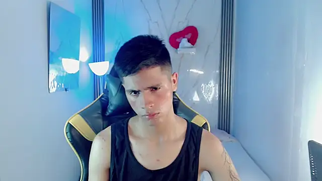 Chat +18 de Ascii_one ao vivo