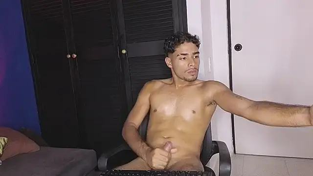 Alejandro_Greco Live XXX Chat