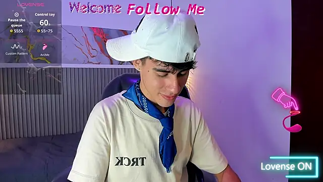 Dyla_n18 라이브 XXX 채팅
