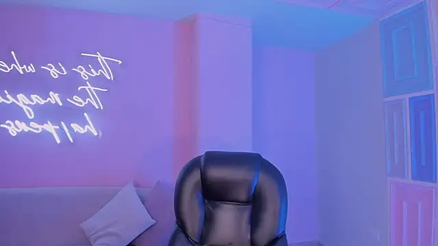 MaddisonLowe XXX чат на живо