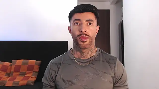 andrea_de_lucaa's Webcam Show