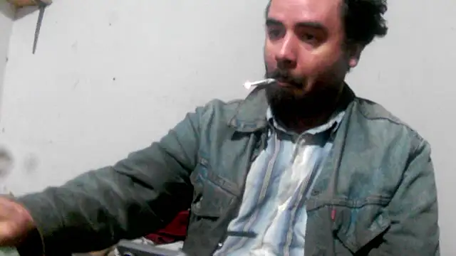 XXX chat uživo modela Smoker_lounge