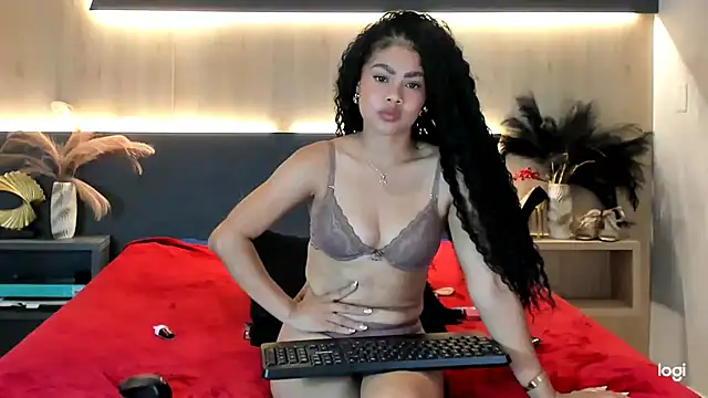 LorenaVarga's Live XXX Chat