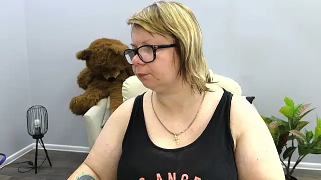 BonnnyBoobsy élő XXX-chatje