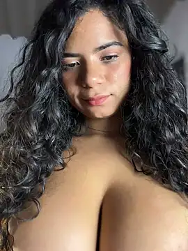 Chatroom XXX en direct de Simone_Miller