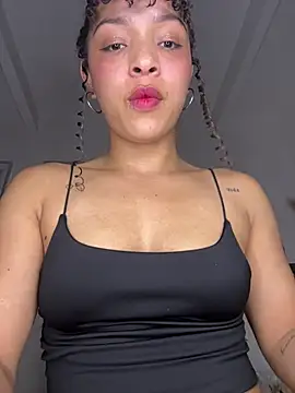 Chat +18 de Yasmin777_ ao vivo