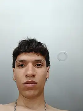 Chat +18 de H3ll_B0Y_ ao vivo