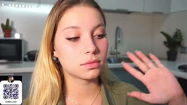Sairallyn's Live XXX Chat