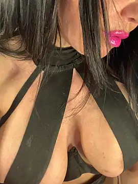 Chat +18 de vicvictoriax ao vivo