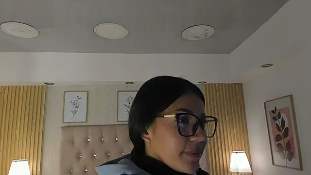 Онлайн чат XXX KamyGlam
